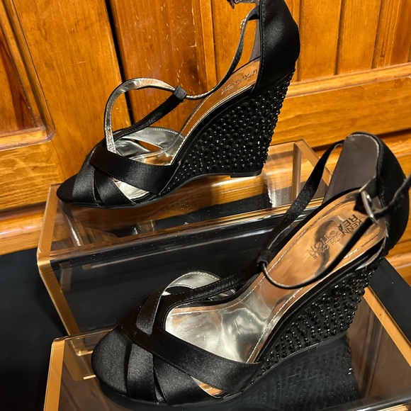 Kenneth Cole Reaction- Rhinestone Black Sandle size 10M - Picture 2 of 7